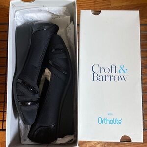 Sleek and comfy Croft & Barrow Ortholite Black Wedges. New in box!